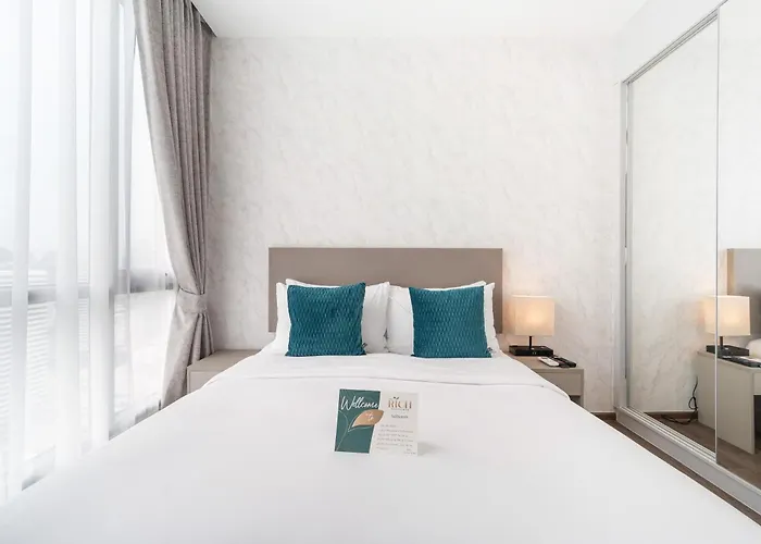 The Rich Sukhumvit Nana Hotel 4*
