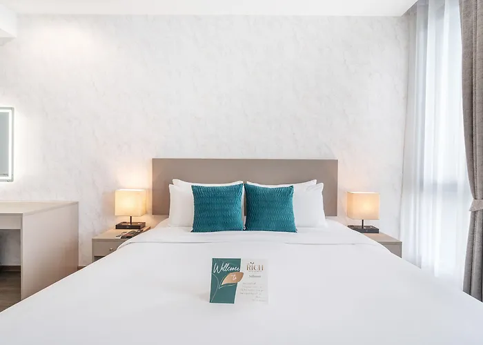 The Rich Sukhumvit Nana Hotel