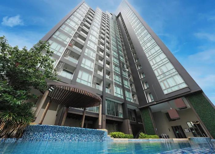 The Rich Sukhumvit Nana Hotel 4*