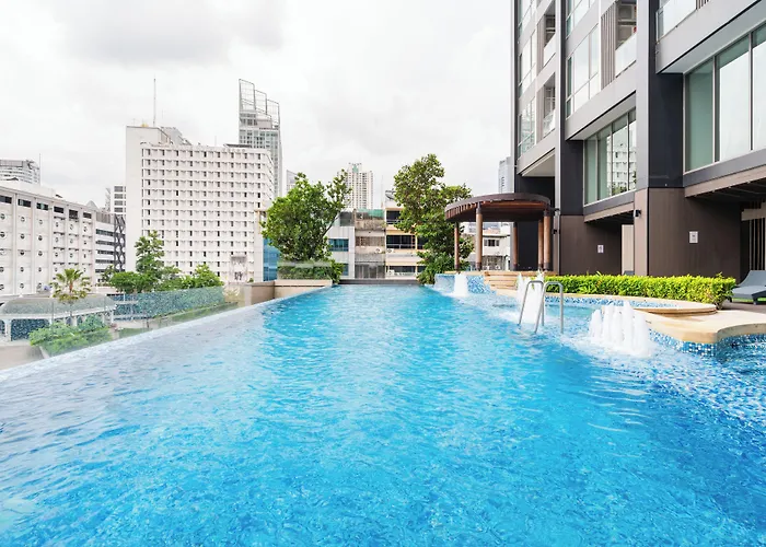 The Rich Sukhumvit Nana 4*