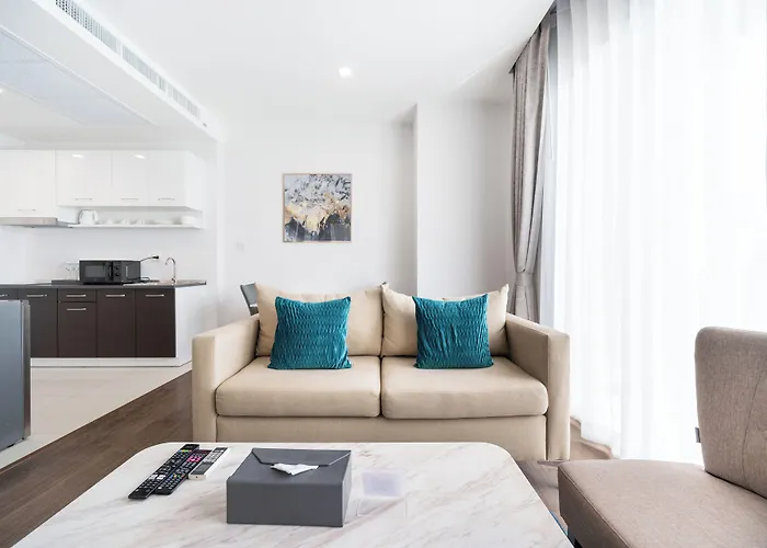 The Rich Sukhumvit Nana Hotel 4*