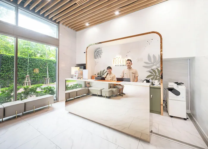 The Rich Sukhumvit Nana 4*